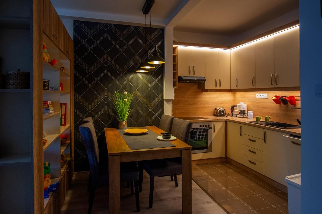 Family Residence エゲル エクステリア 写真